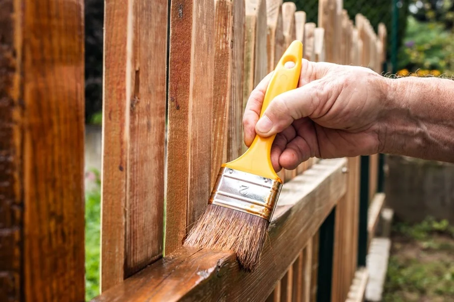 Professional Fence Painting North Hills CA Professional Fence Painting North Hills CA